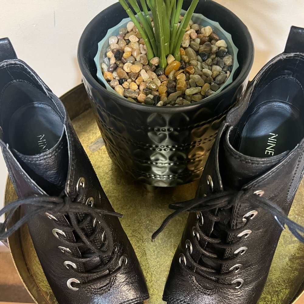 Nine West Sleek Black Leather Boots